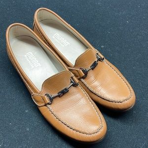 Munro American loafer shoes. Size 9.5